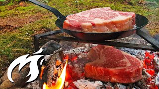 Krustenbattle Caveman Steak vs Eisenpfannensteak ASMR im Wald🔥🔥🔥 [upl. by Nywroc]