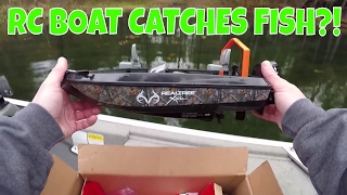 RC Boat Catches Fish Fishing Challenge [upl. by Aihn]