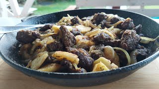 Wątróbka z jabłkiem cebulką i majerankiem pyszna 🍽 Liver with apple onion and marjoram [upl. by Nnayllehs]