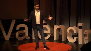 El poder de los pensamientos  Víctor Rodrigo  TEDxUPValència [upl. by Orlena]