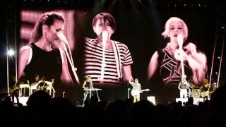 Dixie Chicks  Better Way  Live  O2 London HD DCX MMXVI World Tour 01052016 1st May 2016 [upl. by Salsbury]