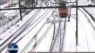 Neige le trafic SNCF perturbé Centre [upl. by Yruy]