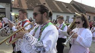 STRÁŽNICEMEZINÁRODNÍ FOLKLORNÍ FESTIVAL STRÁŽNICE 2022Dechová hudba ZUŠ Veselí nMor v průvodě [upl. by Foskett404]