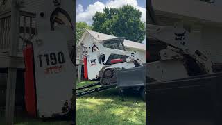 Unloading Skid Steer Bobcat T190 Off The Dump Trailer skidsteer bobcat [upl. by Kalin]