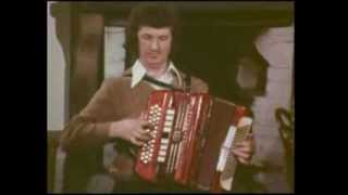 All Ireland 3 Row Accordion Player Kevin Loughlin  Plays 2 Reels [upl. by Ariaz519]