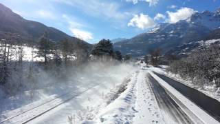 Passages de trains TER à Briançon 13012016 neige [upl. by Aruam595]