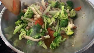 Stir Fry Broccoli with Mushrooms [upl. by Behm]