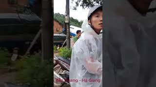 Sạt lở núi tại huyện Bắc Quang tỉnh Hà Giang sáng 2992024 [upl. by Atinnek]