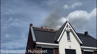 Brandende zonnepanelen zorgen voor woningbrand in Nunspeet [upl. by Grand]