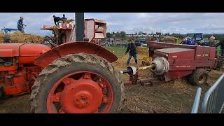 Nuffield 1060 Bailing Straw with a New Holland 376 Hayliner [upl. by Olva660]