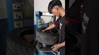 PROSES PASANG VELG HSR RING 17 velgracing automobile velgmobil [upl. by Lerret]