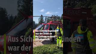 Spezialhubschrauber bei Arbeiten an Hochspannungsleitung im Einsatz [upl. by Inge]