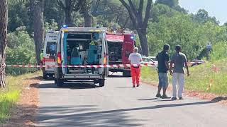 Signa tragico incidente muore giovane di 27 anni con la macchina contro un albero [upl. by Anahsirk]