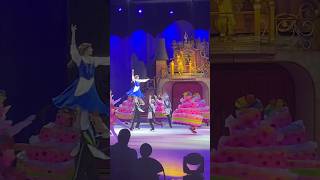 Disney No Gelo  Princesa Bella dançando Be Our Guest  Disney On Ice Into the MAGIC 2023 [upl. by Nina]