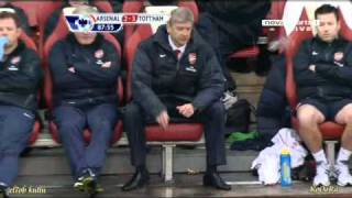 Arsène Wenger Throws a Bottle of Water  So Angry  FUNNY [upl. by Ensoll657]