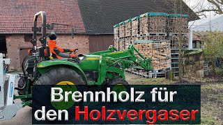 Brennholz für den Holzvergaser reinbringen IBC Boxen mit John Deere und Hubwagen easy transportiert [upl. by Horbal]