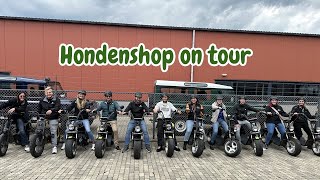 Achter de schermen bij de hondenshop [upl. by Okier]