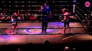 Muay Thai fighting  Riley vs Phetboonchu Thailand VS England 16 [upl. by Riebling]