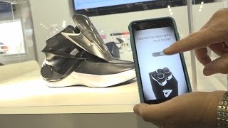 Digitsole la chaussure du futur   CES 2016 [upl. by Moser]