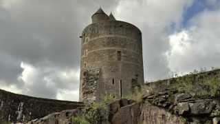 Château Fougères  Tour et Histoire de Mélusine [upl. by Akram]