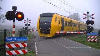 Spoorwegovergang Laag Zuthem  Dutch railroad crossing [upl. by Ydna81]