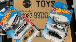 Lamley Live Unboxing Hot Wheels 2019 G Case [upl. by Neeruan599]