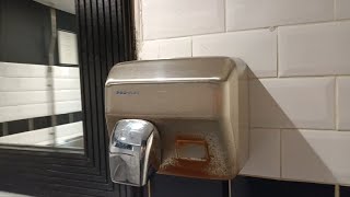 Xinda Ultradry ProElec Hand Dryer at The Victoria Pub 🚹 Saltburn [upl. by Sirrah580]