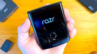 MOTOROLA RAZR 2020 Unboxing amp First Impressions [upl. by Zashin]