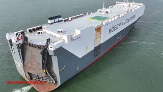 Hoegh Trapper on the Western Scheldt near Vlissingen [upl. by Suinotna]