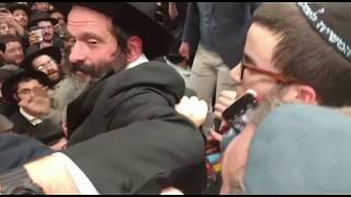 Rubashkin Arriving At 770 amp Speaking To Crowd [upl. by Elletnuahs]