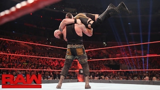 Braun Strowman vs Big Show Raw February 20 2017 [upl. by Buchbinder]