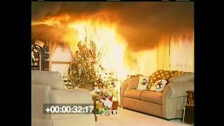 Kerstboom brand in de huiskamer [upl. by Huckaby]