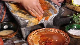 Así Sabe Michoacán │Arcelia Morales cocinera tradicional de Charapán cocina PIPIÁN CON REPOLLO [upl. by Lezley]