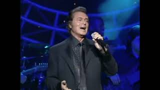 Spanish Eyes cc Lyrics  Engelbert Humperdinck Live 2000 See Description for Discernment [upl. by Alyhc]