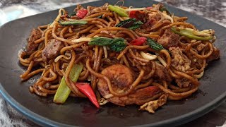 Easy Mee Goreng Recipe Malaysian Street Food  Stir Fried Noodles Malaysian Style [upl. by Arlee80]