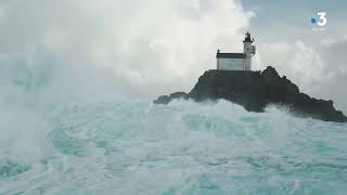 Tempête Ciaran  Images Aériennes de la mer en furie [upl. by Inalaek599]