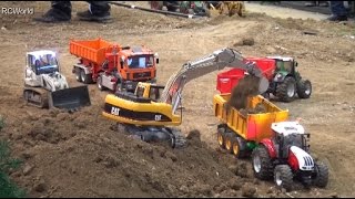 RC Trucks Construction Site 33 Excavator Baustelle Bagger LKW Raupe ♦ Modellbaumesse Wels 2016 [upl. by Quillon]