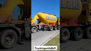 Kenworth k200 tanker roadtrain Australia australia kenworth j8s9 driver roadtrain trucking [upl. by Baler]