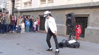 Michael Jackson en la peatonal de Rosario [upl. by Niccolo]