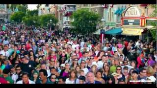 Massive Crowd Exiting Disneyland in HD  Crowded Disneyland EVER [upl. by Hudnut]