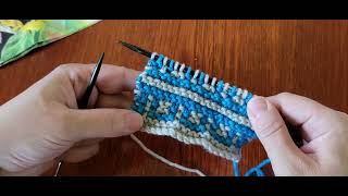 Apprendre le point mosaïque au tricot à la broche 2e partie ou technique point mousse bicolore [upl. by Enninaej]