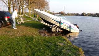 Hoe te doen Kanteltrailer met boot Tilting trailer boat [upl. by Kiki453]