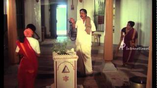 Samsaram Adhu Minsaram  Tamil Movie  Scenes  Clips  Comedy  Songs  Visu and Manorama comedy [upl. by Frederich]