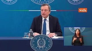 Draghi «Prenotare le vacanze estive Io lo farei se potessi andrei volentieri in vacanza» [upl. by Jolenta743]