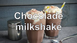 Chocolade milkshake maken [upl. by Nirrek]