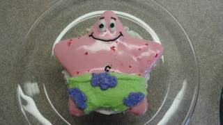 Decorating Cupcakes 61 Patrick from Spongebob [upl. by Hpsoj]