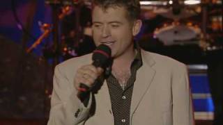 Dominic Kirwan Galway Girl Live In Letterkenny [upl. by Ramahs]