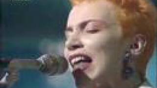 Eurythmics  Here Comes the Rain Again live [upl. by Sabba]