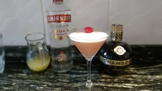 Cómo preparar el cocktail French Martini [upl. by Eybbob]