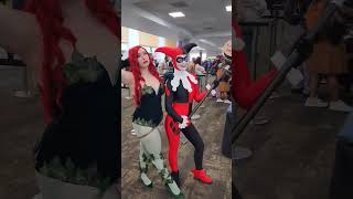 Harley Quinn and Poison Ivy at Comic Con [upl. by Avra]